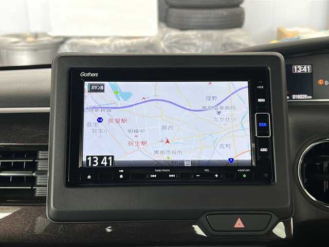 ホンダ Ｎ ＢＯＸ カスタム G L ターボ ホンダセンシング 富山県 2019(令1)年 1.8万km プラチナホワイトパール ４WD/純正ナビ/フルセグ/BT/CD/DVD/バックカメラ/ビルトインETC/衝突軽減ブレーキ/レーンキープアシスト/レーダークルーズコントロール/ドライブレコーダー/シートヒーター/純正１５インチAW/オートライト/オートハイビーム/純正フロアマット/両側パワースライドドア/スマートキー