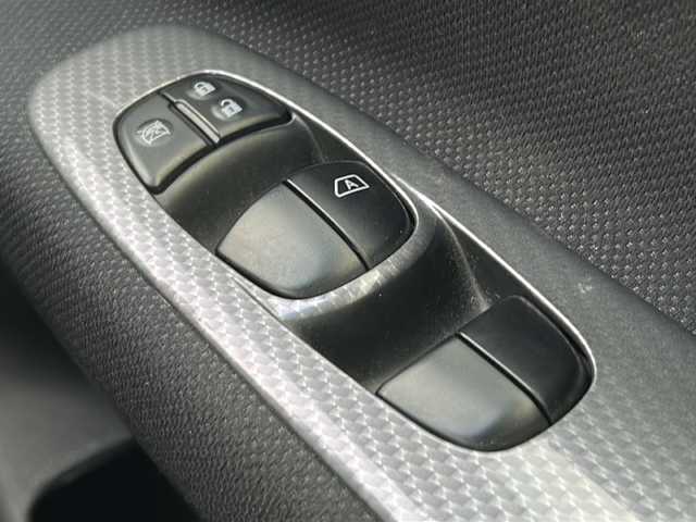 日産 セレナ ライダー S HV Aセーフティ 山口県 2014(平26)年 8.2万km ブリリアントホワイトパール 〇純正ナビ/〇全方位カメラ　/〇フリップダウンモニター　/〇クルーズコントロール　/〇ドライブレコーダー　/〇ＥＴＣ　/〇バックカメラ　/〇両側パワースライドドア　/〇アイドリングストップ　/〇社外１５インチアルミホイール/〇衝突軽減ブレーキ