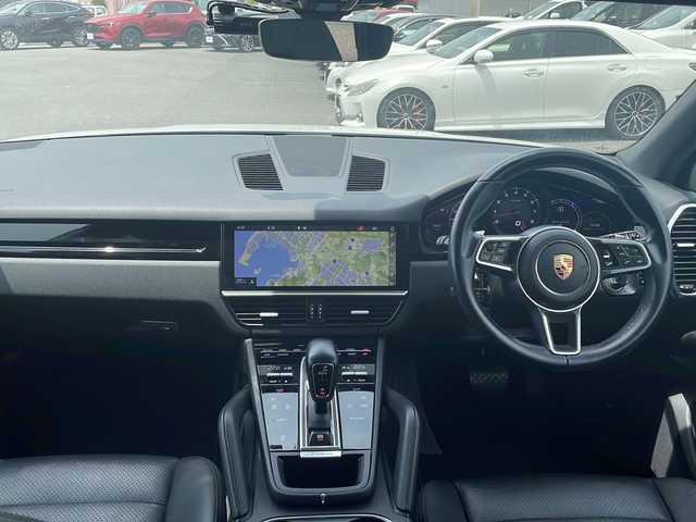 ポルシェ カイエン 山口県 2019(令1)年 6.6万km ピュアホワイト メーカーオプションナビ/(AM/FM/Bluetooth)/全周囲カメラ/前後ドライブレコーダー/ビルトインETC2.0/サンルーフ/衝突軽減ブレーキ/レーンキープアシスト/コーナーセンサー/ブラインドスポットモニター/レーダークルーズコントロール/パワーバックドア/アイドリングストップ/レザーシート/前席シートヒーター/前席エアシート/パドルシフト/ステアリングスイッチ/オートライト/キーレス/スマートキー×２/純正アルミホイール/純正フロアマット/取扱説明書/保証書