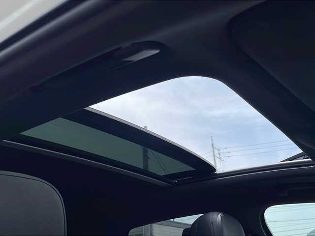 ポルシェ カイエン 山口県 2019(令1)年 6.6万km ピュアホワイト メーカーオプションナビ/(AM/FM/Bluetooth)/全周囲カメラ/前後ドライブレコーダー/ビルトインETC2.0/サンルーフ/衝突軽減ブレーキ/レーンキープアシスト/コーナーセンサー/ブラインドスポットモニター/レーダークルーズコントロール/パワーバックドア/アイドリングストップ/レザーシート/前席シートヒーター/前席エアシート/パドルシフト/ステアリングスイッチ/オートライト/キーレス/スマートキー×２/純正アルミホイール/純正フロアマット/取扱説明書/保証書