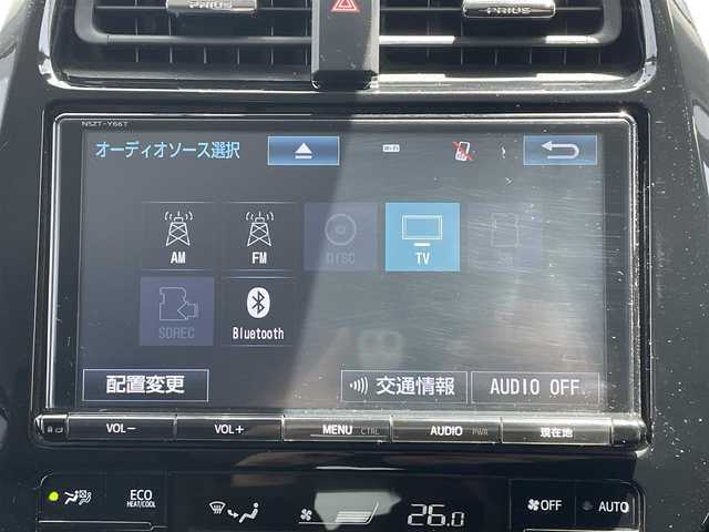 トヨタ プリウス A ツーリングセレクション 愛知県 2018(平30)年 2.9万km ホワイトパールクリスタルシャイン ・純正T-CONNECTナビ（メモリー9インチ）/・フルセグテレビ/・CD/DVD再生機能/・Bluetooth接続機能/・ミュージックサーバー（SD録音）/・バックカメラ/・ETC（新セキュリティ対応）/・純正ドライブレコーダー（前方向撮影）/・合皮シート/・シートヒーター（運転席・助手席）/・純正フロアマット/・純正17インチアルミホイール/・純正LEDヘッドライト/・オートマチックハイビーム/・衝突軽減ブレーキ/・レーンキープアシスト/・ブラインドスポットモニター/・コーナーセンサー/・アダプティブクルーズコントロール/・ヘッドアップディスプレイ/・パーキングアシスト/・スマートキー