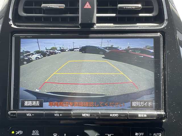 トヨタ プリウス A ツーリングセレクション 愛知県 2018(平30)年 2.9万km ホワイトパールクリスタルシャイン ・純正T-CONNECTナビ（メモリー9インチ）/・フルセグテレビ/・CD/DVD再生機能/・Bluetooth接続機能/・ミュージックサーバー（SD録音）/・バックカメラ/・ETC（新セキュリティ対応）/・純正ドライブレコーダー（前方向撮影）/・合皮シート/・シートヒーター（運転席・助手席）/・純正フロアマット/・純正17インチアルミホイール/・純正LEDヘッドライト/・オートマチックハイビーム/・衝突軽減ブレーキ/・レーンキープアシスト/・ブラインドスポットモニター/・コーナーセンサー/・アダプティブクルーズコントロール/・ヘッドアップディスプレイ/・パーキングアシスト/・スマートキー