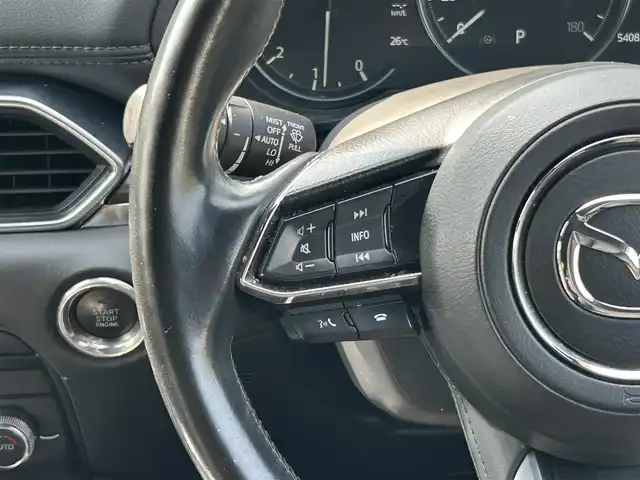 マツダ ＣＸ－８ XD Lパッケージ 愛媛県 2022(令4)年 5.4万km プラチナクォーツメタリック ワンオーナー/4WD/マツダコネクトナビ /・フルセグTV/Bluetooth/USB/全方位カメラ/・バック/フロントカメラ/BOSEサウンドシステム/黒革シート/・D/N席パワーシート/・D席メモリーシート/・前、2列目席 シートヒーター/ステアリングヒーター/前後ドライブレコーダー/パワーバックドア /衝突軽減ブレーキ/レーダークルーズコントロール/レーンキープアシスト/ブラインドスポットモニター/ヘッドアップディスプレイ/クリアランスソナー /オートブレーキホールド/・電動パーキング/2列目サンシェード/アイドリングストップ/電動格納ミラー/・ウィンカーミラー /プッシュスタート/・スペアキー/取扱説明書/保証書