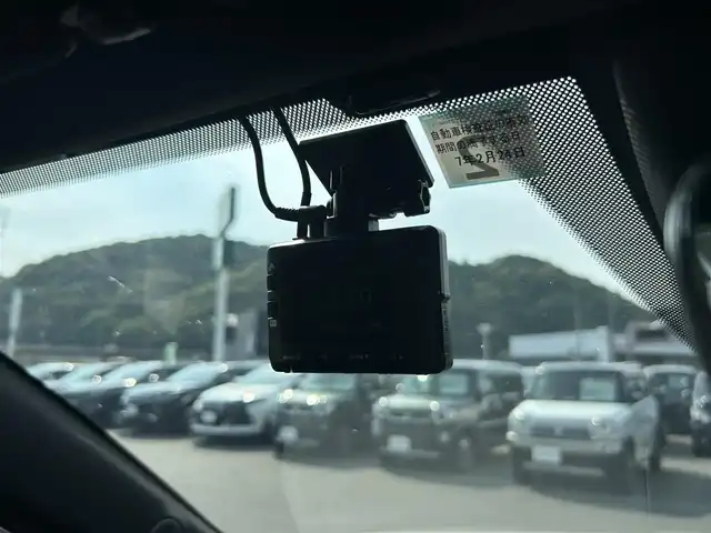 マツダ ＣＸ－８ XD Lパッケージ 愛媛県 2022(令4)年 5.4万km プラチナクォーツメタリック ワンオーナー/4WD/マツダコネクトナビ /・フルセグTV/Bluetooth/USB/全方位カメラ/・バック/フロントカメラ/BOSEサウンドシステム/黒革シート/・D/N席パワーシート/・D席メモリーシート/・前、2列目席 シートヒーター/ステアリングヒーター/前後ドライブレコーダー/パワーバックドア /衝突軽減ブレーキ/レーダークルーズコントロール/レーンキープアシスト/ブラインドスポットモニター/ヘッドアップディスプレイ/クリアランスソナー /オートブレーキホールド/・電動パーキング/2列目サンシェード/アイドリングストップ/電動格納ミラー/・ウィンカーミラー /プッシュスタート/・スペアキー/取扱説明書/保証書