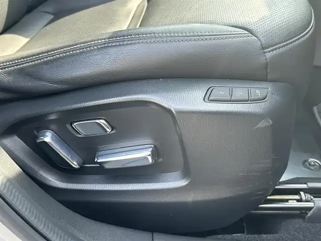 マツダ ＣＸ－８ XD Lパッケージ 愛媛県 2022(令4)年 5.4万km プラチナクォーツメタリック ワンオーナー/4WD/マツダコネクトナビ /・フルセグTV/Bluetooth/USB/全方位カメラ/・バック/フロントカメラ/BOSEサウンドシステム/黒革シート/・D/N席パワーシート/・D席メモリーシート/・前、2列目席 シートヒーター/ステアリングヒーター/前後ドライブレコーダー/パワーバックドア /衝突軽減ブレーキ/レーダークルーズコントロール/レーンキープアシスト/ブラインドスポットモニター/ヘッドアップディスプレイ/クリアランスソナー /オートブレーキホールド/・電動パーキング/2列目サンシェード/アイドリングストップ/電動格納ミラー/・ウィンカーミラー /プッシュスタート/・スペアキー/取扱説明書/保証書