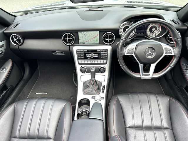 メルセデス・ベンツ ＳＬＫ２００ 栃木県 2013(平25)年 4.2万km イリジウムシルバー 純正メーカーナビ（フルセグTV/Bluetooth/CD/DVD）/AMGスポーツパッケージ/電動オープン/コーナーセンサー/ETC/純正フロアマット/純正18インチアルミホイール/ステアリングリモコン/革巻きステアリング/パドルシフト/オートライト/横滑り防止装置/シートヒーター/前席メモリーシート/ドライブレコーダー/スペアキー１