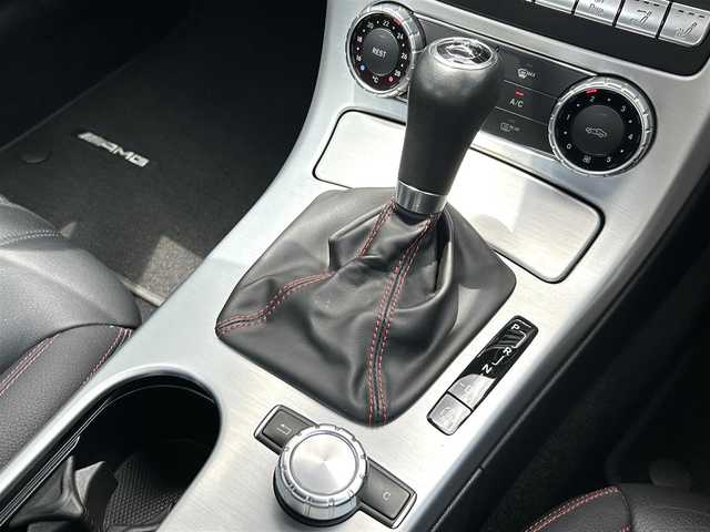 メルセデス・ベンツ ＳＬＫ２００ 栃木県 2013(平25)年 4.2万km イリジウムシルバー 純正メーカーナビ（フルセグTV/Bluetooth/CD/DVD）/AMGスポーツパッケージ/電動オープン/コーナーセンサー/ETC/純正フロアマット/純正18インチアルミホイール/ステアリングリモコン/革巻きステアリング/パドルシフト/オートライト/横滑り防止装置/シートヒーター/前席メモリーシート/ドライブレコーダー/スペアキー１