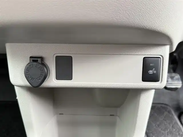 トヨタ パッソ X　S 青森県 2020(令2)年 7.7万km ホワイト 4WD/社外メモリナビ/Bluetooth.SD/運転席シートヒーター/スマートアシスト3/衝突軽減ブレーキ/車線逸脱警報機能/誤発進抑制制御機能/オートハイビーム/前後コーナーセンサー/ワイパーデアイサー/LEDフォグライト