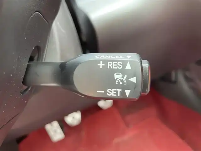 トヨタ ＧＲ８６ RZ 滋賀県 2024(令6)年 0.8万km 赤 禁煙車/純正ナビ/（CD/DVD/SD/Bluetooth/フルセグTV）/バックカメラ/前方ドライブレコーダー/ETC/Bremboキャリパー/車線逸脱警報/プリクラッシュブレーキ/後側方警戒支援システム/クリアランスソナー/ステアリング連動ヘッドランプ/パワーバックドア/ハーフレザーシート/前席シートヒーター/純正アルミホイール/純正フロアマット/USB充電/LEDヘッドライト/フォグランプ/オートヘッドライト/オートマチックハイビーム/ヘッドライトレベライザー/革巻きステアリング/追従型クルーズコントロール/ステアリングリモコン/スペアキー1本