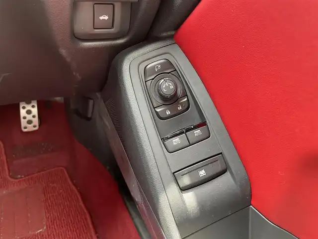 トヨタ ＧＲ８６ RZ 滋賀県 2024(令6)年 0.8万km 赤 禁煙車/純正ナビ/（CD/DVD/SD/Bluetooth/フルセグTV）/バックカメラ/前方ドライブレコーダー/ETC/Bremboキャリパー/車線逸脱警報/プリクラッシュブレーキ/後側方警戒支援システム/クリアランスソナー/ステアリング連動ヘッドランプ/パワーバックドア/ハーフレザーシート/前席シートヒーター/純正アルミホイール/純正フロアマット/USB充電/LEDヘッドライト/フォグランプ/オートヘッドライト/オートマチックハイビーム/ヘッドライトレベライザー/革巻きステアリング/追従型クルーズコントロール/ステアリングリモコン/スペアキー1本