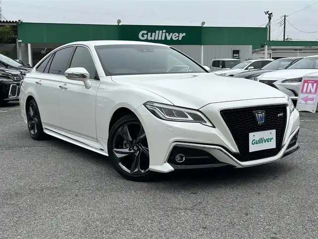 トヨタ クラウン ハイブリッド RS リミテッド 千葉県 2020(令2)年 0.9万km ホワイトパールクリスタルシャイン トヨタセーフティーセンス/・プリクラッシュセーフティー/・レーンディパーチャーアラート/・リヤクロストラフィックアラート/・ロードサインアシスト/・パーキングサポートブレーキ/・アダプティブクルーズコントロール/ハーフレザーシート/前席パワーシート/前席シートヒーター/純正メーカーオプションナビ/・CD/DVD/MSV/Bluetooth/フルセグ/バックカメラ/純正ドライブレコーダー【DRT-H68A】/ビルトインETC2.0/トランクイージークローザー/前後コーナーセンサー/専用ハイパークロームメタリック18インチアルミホイール/純正LEDヘッドライト/フォグランプ/アイドリングストップ/サイド＆カーテンエアバッグ/本革巻きステアリング