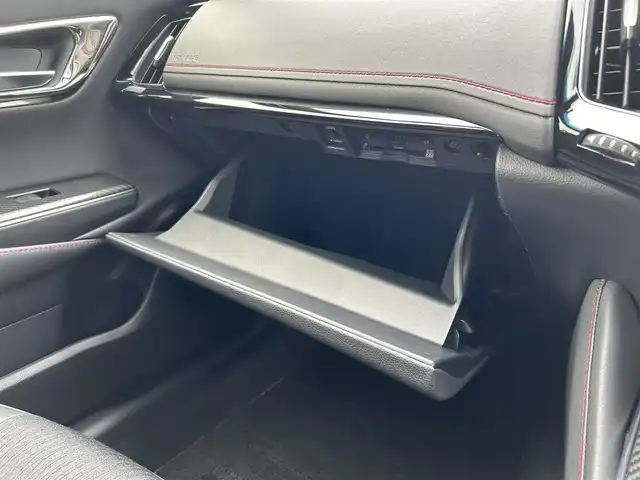 トヨタ クラウン ハイブリッド RS リミテッド 千葉県 2020(令2)年 0.9万km ホワイトパールクリスタルシャイン トヨタセーフティーセンス/・プリクラッシュセーフティー/・レーンディパーチャーアラート/・リヤクロストラフィックアラート/・ロードサインアシスト/・パーキングサポートブレーキ/・アダプティブクルーズコントロール/ハーフレザーシート/前席パワーシート/前席シートヒーター/純正メーカーオプションナビ/・CD/DVD/MSV/Bluetooth/フルセグ/バックカメラ/純正ドライブレコーダー【DRT-H68A】/ビルトインETC2.0/トランクイージークローザー/前後コーナーセンサー/専用ハイパークロームメタリック18インチアルミホイール/純正LEDヘッドライト/フォグランプ/アイドリングストップ/サイド＆カーテンエアバッグ/本革巻きステアリング