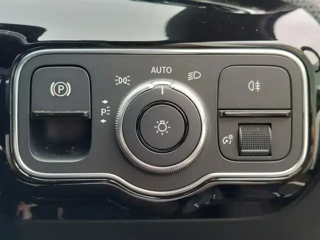 メルセデス・ベンツ Ａ２００ｄ AMGライン 東京都 2020(令2)年 4.6万km デニムブルー レーダーセーフティパッケージ/アクティブブレーキアシスト/アクティブレーンキーピングアシスト/ブラインドスポットアシスト/アテンションアシスト/純正ナビ/バックカメラ/ドライブレコーダー/ハーフレザーシート/シートヒーター/ETC2.0/パドルシフト/純正18インチAW/スマートキー/LEDヘッドライト