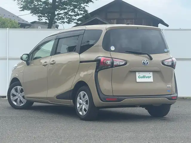 トヨタ シエンタ ハイブリッド ファンベースG 岩手県 2019(令1)年 1.8万km ベージュ セーフティセンス/　・プリクラッシュセーフティ/　・緊急時操舵支援/　・レーンディパーチャーアラート/　・ロードサインアシスト/　・ドライバー異常時対応システム/　・プロアクティブドライビングアシスト/　・アダプティブハイビームシステム/　・レーダークルーズコントロール/　・先行車発進告知機能/純正SDナビ/　・CD/Bluetooth/アラウンドビューモニター/バックカメラ/両側パワースライドドア/クルーズコントロール/LEDヘッドライト/ステアリングスイッチ/オートエアコン/スマートキー/ETC