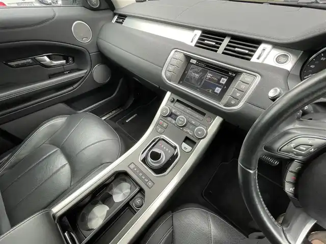 ランドローバー レンジローバーイヴォーク HSE 石川県 2016(平28)年 4.8万km 白 4WD/パノラマガラスルーフ/黒革シート/純正DVDナビ/バック/サイド/フロント/全周囲カメラ/MERIDIANプレミアムサウンド/フルセグＴＶ/Bluetooth/USB/AUX/iPod/クルーズコントロール/ブラインドスポットモニター/アダプティブダイナミクス/クリアランスソナー/電動格納ミラー/オートライト/HIDヘッドライト/フォグランプ(前後)/パワーシート(前席)/メモリーシート(前席)/シートヒーター(前席)/電動リアゲート/ETC/パドルシフト/トノカバー/スペアタイヤ積載(1本)