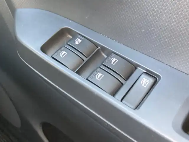 ダイハツ ミラ イース L SAⅢ 鳥取県 2018(平30)年 6.9万km ブライトシルバーメタリック ４WD/純正ナビ/フルセグ/DVD/CD/BT/前方ドライブレコーダー/スマートアシスト/レーンキープアシスト/社外14インチアルミホイール/オートマチックハイビーム/アイドリングストップ/キーレスキー/純正フロアマット/ドアバイザー/サマーセット積み込み/（タイヤ溝４部山）