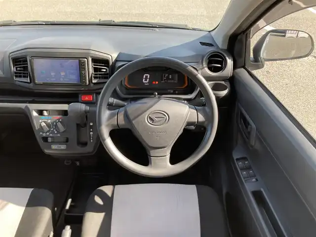 ダイハツ ミラ イース L SAⅢ 鳥取県 2018(平30)年 6.9万km ブライトシルバーメタリック ４WD/純正ナビ/フルセグ/DVD/CD/BT/前方ドライブレコーダー/スマートアシスト/レーンキープアシスト/社外14インチアルミホイール/オートマチックハイビーム/アイドリングストップ/キーレスキー/純正フロアマット/ドアバイザー/サマーセット積み込み/（タイヤ溝４部山）