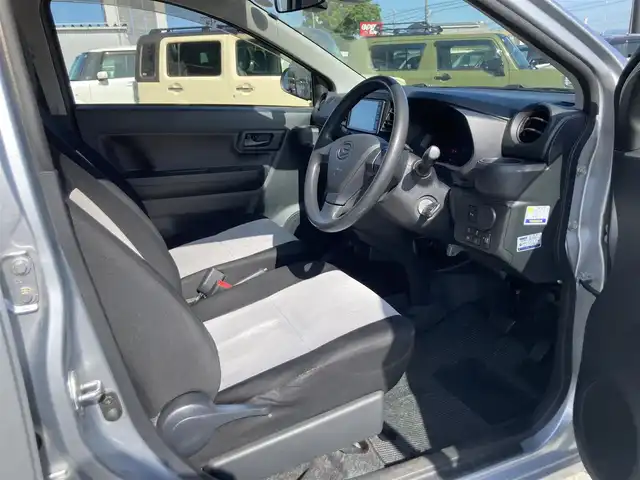 ダイハツ ミラ イース L SAⅢ 鳥取県 2018(平30)年 6.9万km ブライトシルバーメタリック ４WD/純正ナビ/フルセグ/DVD/CD/BT/前方ドライブレコーダー/スマートアシスト/レーンキープアシスト/社外14インチアルミホイール/オートマチックハイビーム/アイドリングストップ/キーレスキー/純正フロアマット/ドアバイザー/サマーセット積み込み/（タイヤ溝４部山）