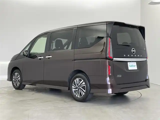日産 セレナ ハイウェイスター V 埼玉県 2023(令5)年 1.9万km インペリアルアンバーP 純正１２．３インチナビ　フリップダウン　アラウンドビュー　プロパイロット　ＢＳＩ　インテリジェントルームミラー　エマージェンシーブレーキ　ワイヤレス充電　両側パワースライドドア　ナビ内蔵ドラレコ　ＴＶ