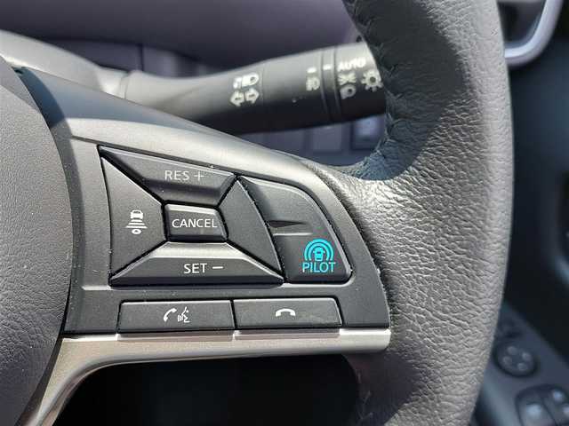 日産 セレナ ハイウェイスター V 東京都 2022(令4)年 1.2万km ダイヤモンドブラック プロパイロット/純正10インチナビ/アラウンドビューモニター/デジタルインナーミラー/ドライブレコーダー/ビルトインETC/両側パワースライドドア/アイドリングストップ/衝突軽減ブレーキ/レーンキープアシスト/コーナーセンサー/ブラインドスポットモニター/スマートキー/純正16インチAW