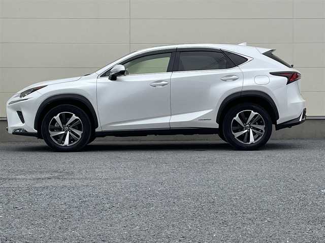 レクサス ＮＸ 300h Iパッケージ 茨城県 2018(平30)年 7.9万km ソニッククォーツ 後期型モデル/ワンオーナー/革巻きステアリング/ヘッドアップディスプレイ/パノラミックビューカメラ/BSM/レクサスセーフティセンス/レーダークルーズコントロール/レーザーシート/シートヒーター/サンルーフ/レーンキープアシスト/パワーバックドア/三眼LEDヘッドライト/ETC/パワーメモリーシート/ドライブレコーダー