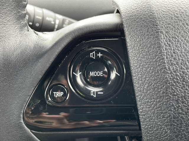 トヨタ プリウス A ツーリングセレクション 道東・釧路十勝 2022(令4)年 3.5万km グレーメタリック ワンオーナー/純正９インチSDナビ/フルセグ/Bluetooth/DISC/ラジオ/バックカメラ/TRDエアロ（F.S.R）/モデリスタアルミホイール/シートヒーター/ベンチレーション/レザーシート/寒冷地仕様/トヨタセーフティセンス/AC１００V/ビルトインETC/ドライブレコーダー/純正エンジンスターター　キー一体型/スマートキー/LEDヘッドライト