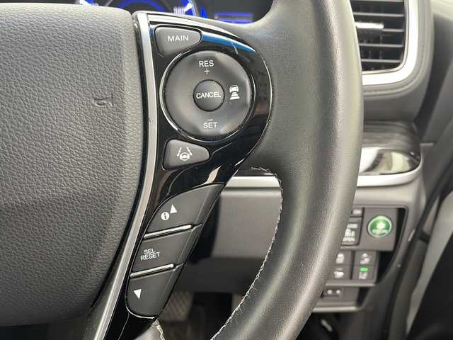 ホンダ オデッセイ ハイブリッド アブソルート ホンダセンシング 千葉県 2016(平28)年 4.2万km ホワイトオーキッドパール 衝突軽減ブレーキ/クルーズコントロール/純正SDナビ/（フルセグ/Bluetooth/FM/AM）/バックカメラ/ETC/アイドリングストップ/ハーフレザーシート/パワーシート/レーンキープアシスト/LEDヘッドライト/電動格納ミラー