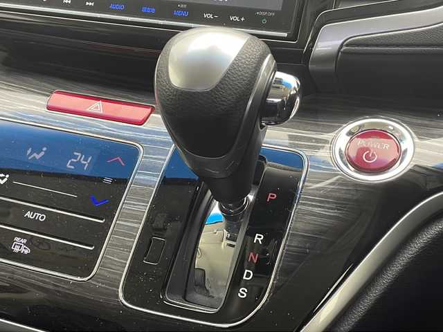 ホンダ オデッセイ ハイブリッド アブソルート ホンダセンシング 千葉県 2016(平28)年 4.2万km ホワイトオーキッドパール 衝突軽減ブレーキ/クルーズコントロール/純正SDナビ/（フルセグ/Bluetooth/FM/AM）/バックカメラ/ETC/アイドリングストップ/ハーフレザーシート/パワーシート/レーンキープアシスト/LEDヘッドライト/電動格納ミラー