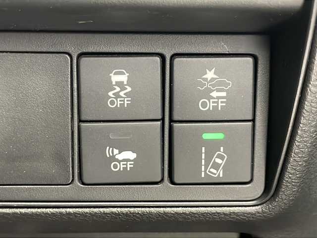 ホンダ オデッセイ ハイブリッド アブソルート ホンダセンシング 千葉県 2016(平28)年 4.2万km ホワイトオーキッドパール 衝突軽減ブレーキ/クルーズコントロール/純正SDナビ/（フルセグ/Bluetooth/FM/AM）/バックカメラ/ETC/アイドリングストップ/ハーフレザーシート/パワーシート/レーンキープアシスト/LEDヘッドライト/電動格納ミラー