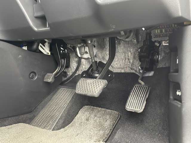 ホンダ オデッセイ ハイブリッド アブソルート ホンダセンシング 千葉県 2016(平28)年 4.2万km ホワイトオーキッドパール 衝突軽減ブレーキ/クルーズコントロール/純正SDナビ/（フルセグ/Bluetooth/FM/AM）/バックカメラ/ETC/アイドリングストップ/ハーフレザーシート/パワーシート/レーンキープアシスト/LEDヘッドライト/電動格納ミラー