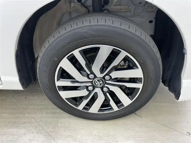 トヨタ ルーミー カスタムG 岡山県 2022(令4)年 2.9万km パールホワイトⅢ 社外10インチポータブルナビ（G10-AU06)/【Bluetooth/TV】/LEDヘッドライト/LEDフォグランプ/前席シートヒーター/オートライト/両側電動スライドドア/衝突軽減ブレーキ/コーナーセンサー（前後）/アイドリングストップ/純正14インチアルミホイール/オートブレーキホールド/ISOFIX/チルトステアリング/D席シートリフター/シートバックテーブル/スペアタイヤ/ウインカーミラー/ドアバイザー