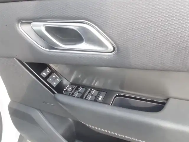 ランドローバー レンジローバーヴェラール S 180PS 岩手県 2017(平29)年 4.7万km 白 AEB/LKA/BSA/ACC/純正ナビ/フルセグTV/全方位カメラ/黒革シート/パワーシート/シートヒーター/Pテールゲート/LEDライト/メリディアンサウンド/ドラレコ/GPSレーダー