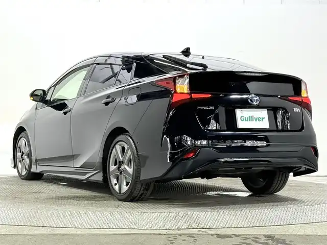 トヨタ プリウス A ツーリングセレクション 大阪府 2022(令4)年 1.3万km アティチュードブラックマイカ モデリスタエアロ　黒革シート　純正ＤオーディオＴＶ　３６０カメラ　パワーシート／ヒーター　衝突軽減　レーダーＣ　クリアランスソナー　ＢＳＭ　パークアシスト　ＨＵＤ　１００Ｖ電源　ワンオーナー