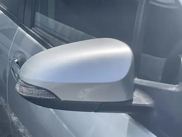 トヨタ ヴィッツ F セーフティエディション 茨城県 2017(平29)年 2.1万km シルバーM 純正ＳＤナビ/(AM/FM/CD/BT/フルセグTV/AUX)/バックカメラ/プッシュスタートボタン/ドアバイザー/オートライト/オートハイビーム/スペアタイヤ×１/スマートキー×１/衝突被害軽減システム/横滑り防止/アイドリングストップ切り替え/車線逸脱防止システム