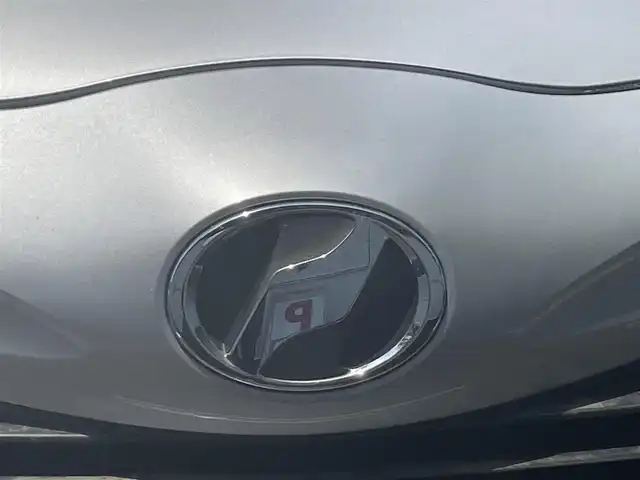 トヨタ ヴィッツ F セーフティエディション 茨城県 2017(平29)年 2.1万km シルバーM 純正ＳＤナビ/(AM/FM/CD/BT/フルセグTV/AUX)/バックカメラ/プッシュスタートボタン/ドアバイザー/オートライト/オートハイビーム/スペアタイヤ×１/スマートキー×１/衝突被害軽減システム/横滑り防止/アイドリングストップ切り替え/車線逸脱防止システム