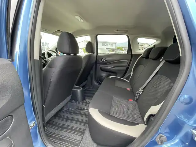 日産 ノート X 神奈川県 2017(平29)年 0.4万km シャイニングブルー (株)IDOMが運営する【じしゃロン秦野店】の自社ローン専用車両になります。こちらは現金またはオートローンご利用時の価格です。自社ローンご希望の方は別途その旨お申付け下さい/HDDナビ/ワンセグテレビ/バックカメラ/アイドリングストップ/プッシュスタート/ドアバイザー/ETC
