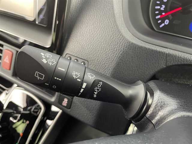 トヨタ ヴォクシー ZS 煌 埼玉県 2018(平30)年 5.4万km ホワイトパールクリスタルシャイン トヨタセーフティセンス/・プリクラッシュセーフティシステム（対車両）/・レーンディパーチャーアラート/・オートマチックハイビーム/両側パワースライドドア　前後ドライブレコーダー　純正ナビ　フルセグ　Bluetooth　CD　SD　DVD　バックカメラ　ビルトインETC LEDヘッドライト　フォグランプ　純正AW　スマートキー　プッシュスタート　
