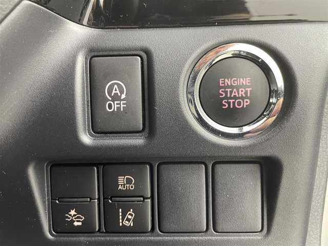 トヨタ ヴォクシー ZS 煌 埼玉県 2018(平30)年 5.4万km ホワイトパールクリスタルシャイン トヨタセーフティセンス/・プリクラッシュセーフティシステム（対車両）/・レーンディパーチャーアラート/・オートマチックハイビーム/両側パワースライドドア　前後ドライブレコーダー　純正ナビ　フルセグ　Bluetooth　CD　SD　DVD　バックカメラ　ビルトインETC LEDヘッドライト　フォグランプ　純正AW　スマートキー　プッシュスタート　