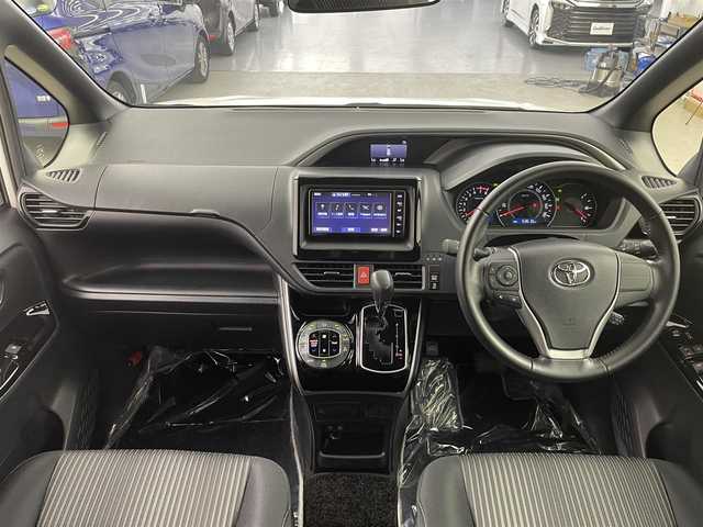 トヨタ ヴォクシー ZS 煌 埼玉県 2018(平30)年 5.4万km ホワイトパールクリスタルシャイン トヨタセーフティセンス/・プリクラッシュセーフティシステム（対車両）/・レーンディパーチャーアラート/・オートマチックハイビーム/両側パワースライドドア　前後ドライブレコーダー　純正ナビ　フルセグ　Bluetooth　CD　SD　DVD　バックカメラ　ビルトインETC LEDヘッドライト　フォグランプ　純正AW　スマートキー　プッシュスタート　
