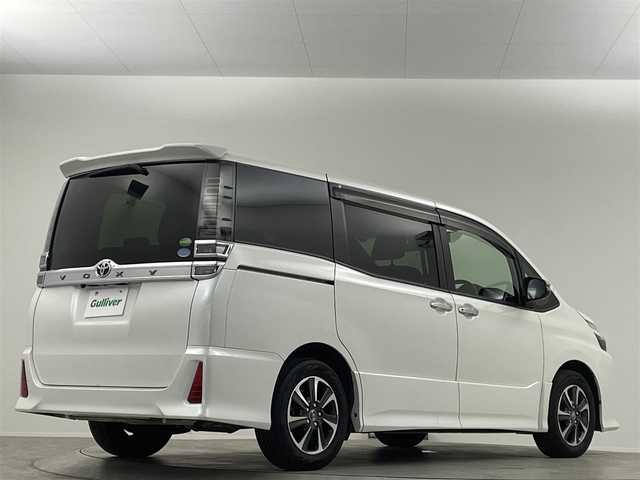 トヨタ ヴォクシー ZS 煌 埼玉県 2018(平30)年 5.4万km ホワイトパールクリスタルシャイン トヨタセーフティセンス/・プリクラッシュセーフティシステム（対車両）/・レーンディパーチャーアラート/・オートマチックハイビーム/両側パワースライドドア　前後ドライブレコーダー　純正ナビ　フルセグ　Bluetooth　CD　SD　DVD　バックカメラ　ビルトインETC LEDヘッドライト　フォグランプ　純正AW　スマートキー　プッシュスタート　