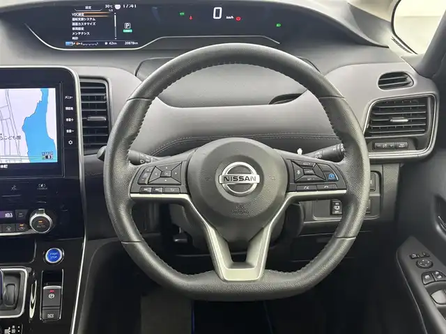 日産 セレナ e－パワー ハイウェイスター V 福井県 2022(令4)年 2.1万km ダイヤモンドブラック プロパイロット/・衝突軽減ブレーキ/・車線逸脱警報機能/・レーンキープアシスト/・クルーズコントロール（追従有）/純正10インチナビ/【AM/FM/CD/DVD/Blu-rayDisc/Bluetooth/フルセグTV】/アラウンドビューモニター/ETC/両側パワースライドドア/プッシュスタート/スマートキー/スペアキー/オートライト/LEDヘッドライド/フォグランプ/コーナーセンサー