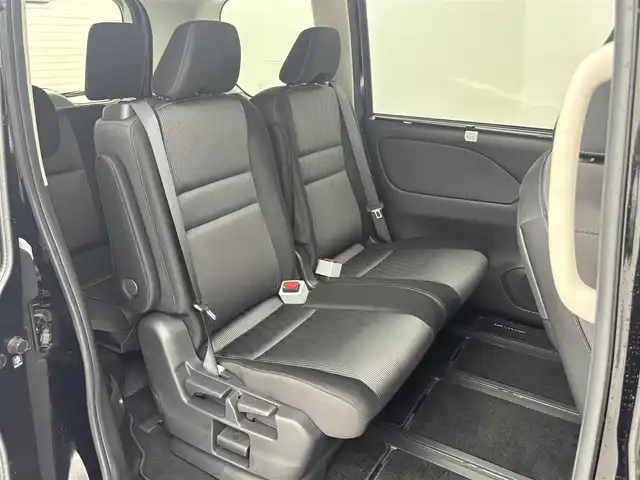 日産 セレナ e－パワー ハイウェイスター V 福井県 2022(令4)年 2.1万km ダイヤモンドブラック プロパイロット/・衝突軽減ブレーキ/・車線逸脱警報機能/・レーンキープアシスト/・クルーズコントロール（追従有）/純正10インチナビ/【AM/FM/CD/DVD/Blu-rayDisc/Bluetooth/フルセグTV】/アラウンドビューモニター/ETC/両側パワースライドドア/プッシュスタート/スマートキー/スペアキー/オートライト/LEDヘッドライド/フォグランプ/コーナーセンサー
