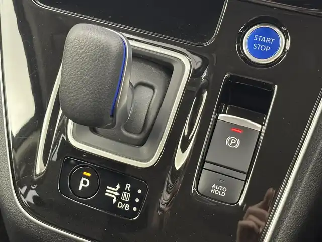 日産 セレナ e－パワー ハイウェイスター V 福井県 2022(令4)年 2.1万km ダイヤモンドブラック プロパイロット/・衝突軽減ブレーキ/・車線逸脱警報機能/・レーンキープアシスト/・クルーズコントロール（追従有）/純正10インチナビ/【AM/FM/CD/DVD/Blu-rayDisc/Bluetooth/フルセグTV】/アラウンドビューモニター/ETC/両側パワースライドドア/プッシュスタート/スマートキー/スペアキー/オートライト/LEDヘッドライド/フォグランプ/コーナーセンサー