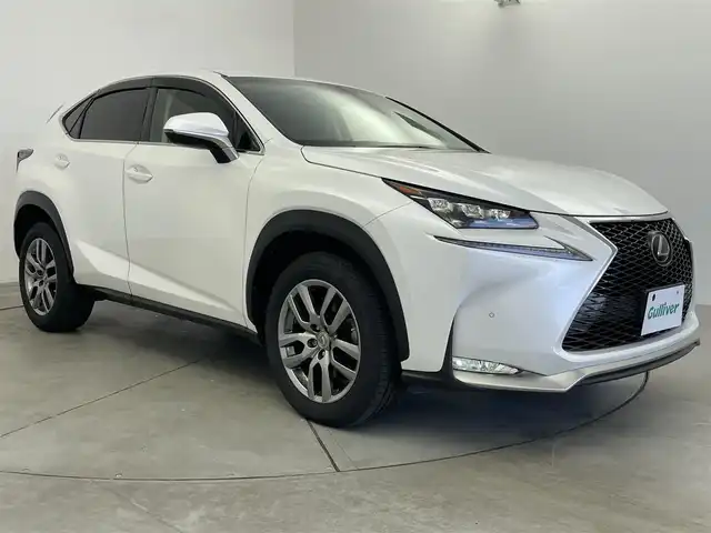 レクサス ＮＸ 200t Iパッケージ 愛知県 2015(平27)年 6.2万km ソニッククォーツ サンルーフ/プリクラッシュセーフティ/ブラインドスポットモニター/レーントレーシングアシスト/純正SDナビ/・フルセグTV/Bluetooth/CD/DVD/USB/バック＋サイドカメラ/ビルドインETC/パドルシフト/電子パーキング/LEDヘッドライト/クリアランスソナー/シートヒーター/ステアリングヒーター/オートクルーズコントロール/コーナーセンサー/ミラーヒーター/フロアマット