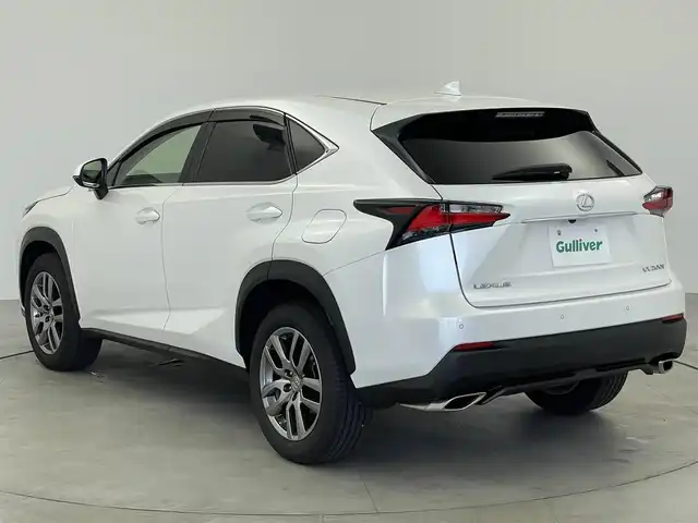 レクサス ＮＸ 200t Iパッケージ 愛知県 2015(平27)年 6.2万km ソニッククォーツ サンルーフ/プリクラッシュセーフティ/ブラインドスポットモニター/レーントレーシングアシスト/純正SDナビ/・フルセグTV/Bluetooth/CD/DVD/USB/バック＋サイドカメラ/ビルドインETC/パドルシフト/電子パーキング/LEDヘッドライト/クリアランスソナー/シートヒーター/ステアリングヒーター/オートクルーズコントロール/コーナーセンサー/ミラーヒーター/フロアマット