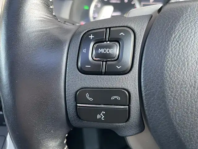レクサス ＮＸ 200t Iパッケージ 愛知県 2015(平27)年 6.2万km ソニッククォーツ サンルーフ/プリクラッシュセーフティ/ブラインドスポットモニター/レーントレーシングアシスト/純正SDナビ/・フルセグTV/Bluetooth/CD/DVD/USB/バック＋サイドカメラ/ビルドインETC/パドルシフト/電子パーキング/LEDヘッドライト/クリアランスソナー/シートヒーター/ステアリングヒーター/オートクルーズコントロール/コーナーセンサー/ミラーヒーター/フロアマット