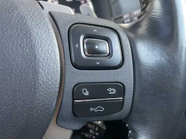 レクサス ＮＸ 200t Iパッケージ 愛知県 2015(平27)年 6.2万km ソニッククォーツ サンルーフ/プリクラッシュセーフティ/ブラインドスポットモニター/レーントレーシングアシスト/純正SDナビ/・フルセグTV/Bluetooth/CD/DVD/USB/バック＋サイドカメラ/ビルドインETC/パドルシフト/電子パーキング/LEDヘッドライト/クリアランスソナー/シートヒーター/ステアリングヒーター/オートクルーズコントロール/コーナーセンサー/ミラーヒーター/フロアマット