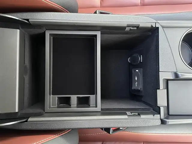 レクサス ＮＸ 200t Iパッケージ 愛知県 2015(平27)年 6.2万km ソニッククォーツ サンルーフ/プリクラッシュセーフティ/ブラインドスポットモニター/レーントレーシングアシスト/純正SDナビ/・フルセグTV/Bluetooth/CD/DVD/USB/バック＋サイドカメラ/ビルドインETC/パドルシフト/電子パーキング/LEDヘッドライト/クリアランスソナー/シートヒーター/ステアリングヒーター/オートクルーズコントロール/コーナーセンサー/ミラーヒーター/フロアマット