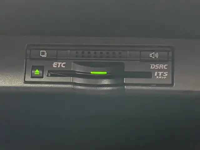 レクサス ＮＸ 200t Iパッケージ 愛知県 2015(平27)年 6.2万km ソニッククォーツ サンルーフ/プリクラッシュセーフティ/ブラインドスポットモニター/レーントレーシングアシスト/純正SDナビ/・フルセグTV/Bluetooth/CD/DVD/USB/バック＋サイドカメラ/ビルドインETC/パドルシフト/電子パーキング/LEDヘッドライト/クリアランスソナー/シートヒーター/ステアリングヒーター/オートクルーズコントロール/コーナーセンサー/ミラーヒーター/フロアマット