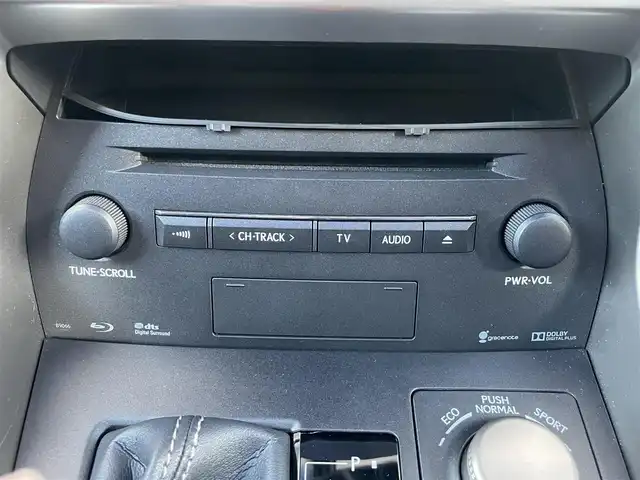 レクサス ＮＸ 200t Iパッケージ 愛知県 2015(平27)年 6.2万km ソニッククォーツ サンルーフ/プリクラッシュセーフティ/ブラインドスポットモニター/レーントレーシングアシスト/純正SDナビ/・フルセグTV/Bluetooth/CD/DVD/USB/バック＋サイドカメラ/ビルドインETC/パドルシフト/電子パーキング/LEDヘッドライト/クリアランスソナー/シートヒーター/ステアリングヒーター/オートクルーズコントロール/コーナーセンサー/ミラーヒーター/フロアマット